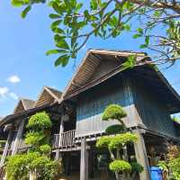 พิพิธภัณฑ์เมืองลับแล ซุ้มเมืองลับแล  จ.อุตรดิตถ์