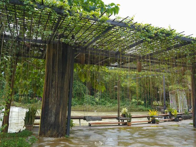 Vangvieng Angsavanh - ວັງວຽງອ່າງສະຫວັນ