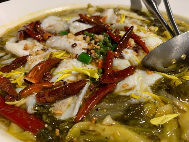 人見人愛酸菜魚