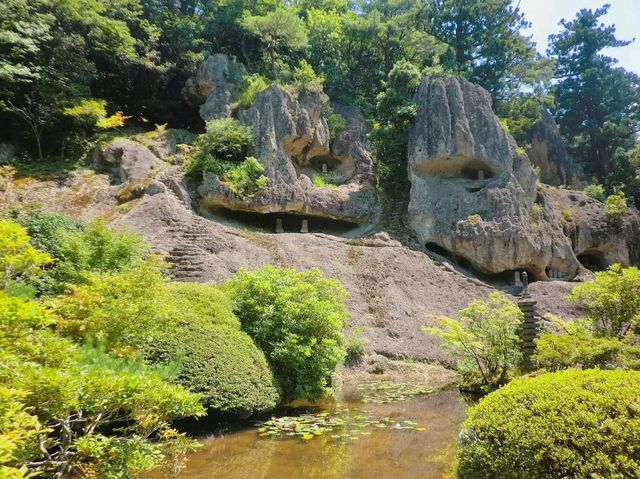 【那谷寺】（石川県小松市　旧国名：加賀）