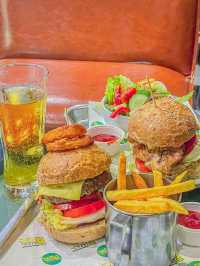 푸켓 메리어트 멀린비치 리조트 햄버거 맛집 Balls&Burger