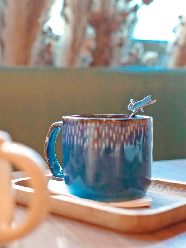 浪漫花海打卡Cafe ~ 走過十萬八千里找到你  