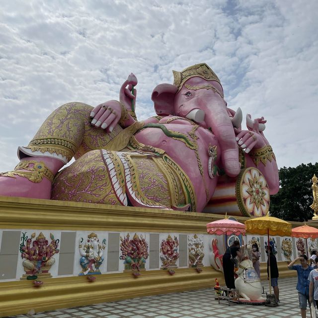 วัดสมานรัตนาราม วัดเดียวจบครบทุกอย่าง