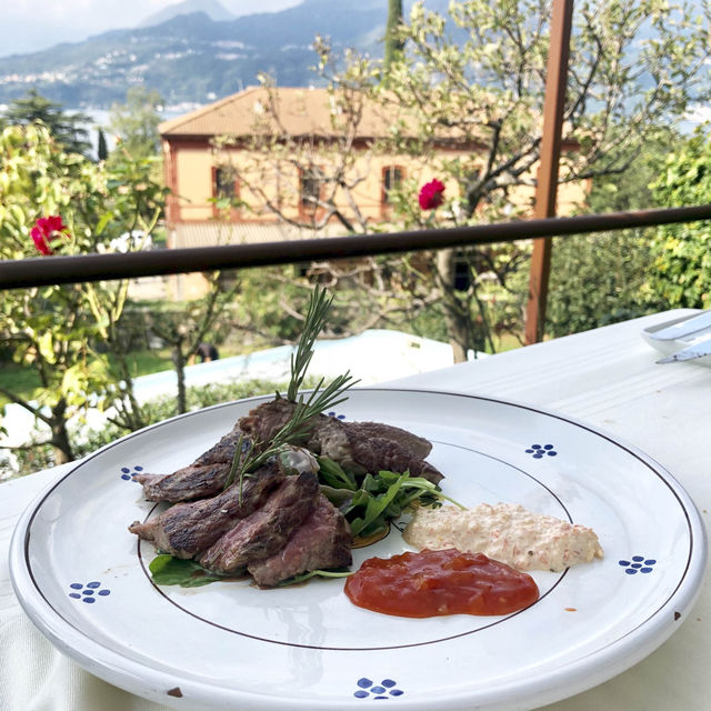 Como cuisine with romantic lake view 