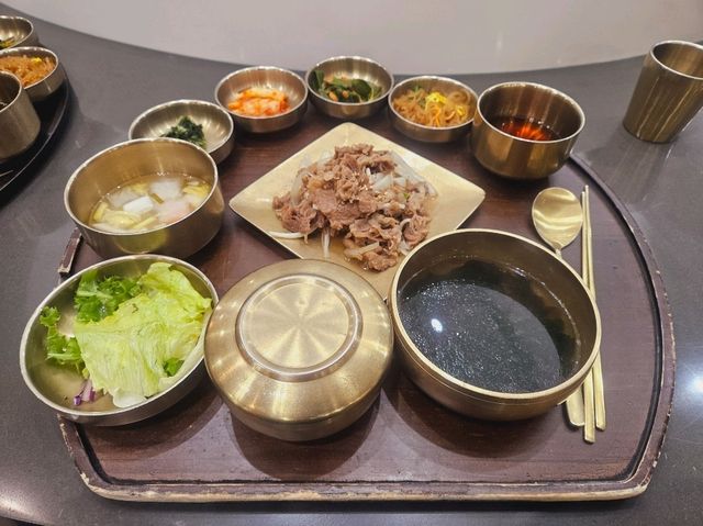 Awesome Korean set meal at Lotte World Mall