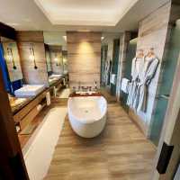 Luxury Hotel amid Bangkok's Chao Phraya