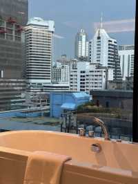 โรงแรมใจกลางเมืองกรุงเทพ (สุขุมวิท)