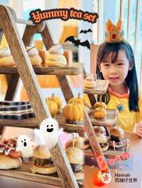 Halloween in wonderland 