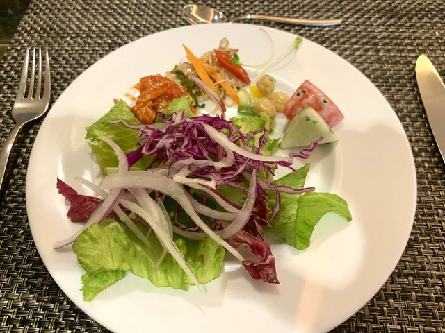 ベトナム　ベトナム観光　フォーポイントバイシェラトン・ダナンの朝食に大満足、満腹だよ！