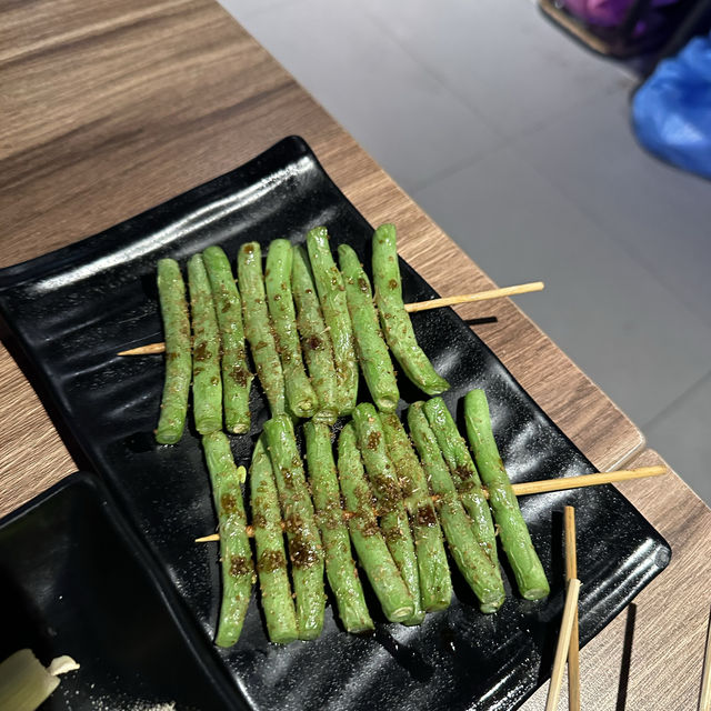 台北東區必吃小酌平價串燒，串在一起平價串燒！好吃、好氣氛，快來吃看看！