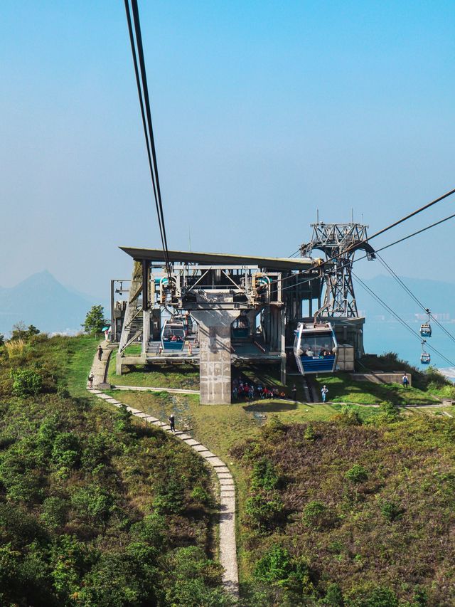 香港昂坪360｜坐上全景透明纜車飛越山海🚡