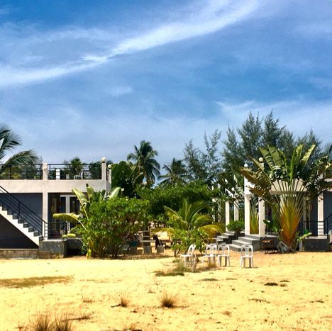 Fah Da Beach Resort