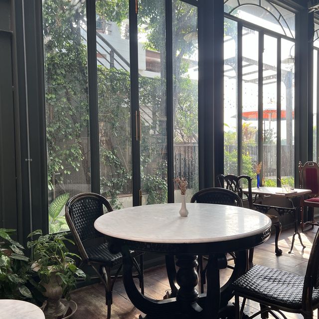 방콕의 리버뷰 가능한 카페, Petit Soleil ✨
