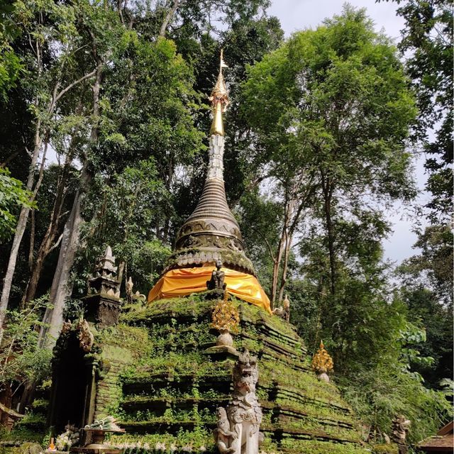 Wat Pha Lat Hike (Monk's trail)