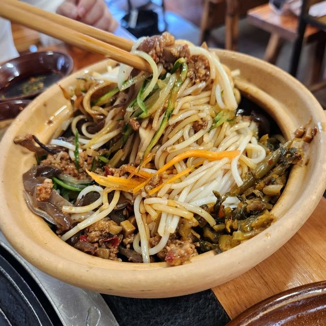 雲南野生菌初體會-阿山卓,野生菌火鍋 雲南野生菌初體會-阿山卓,野生菌火鍋