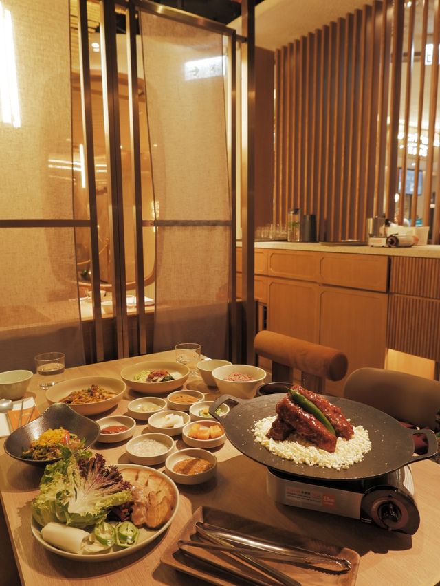 高級韓餐，超多芝士的大排骨