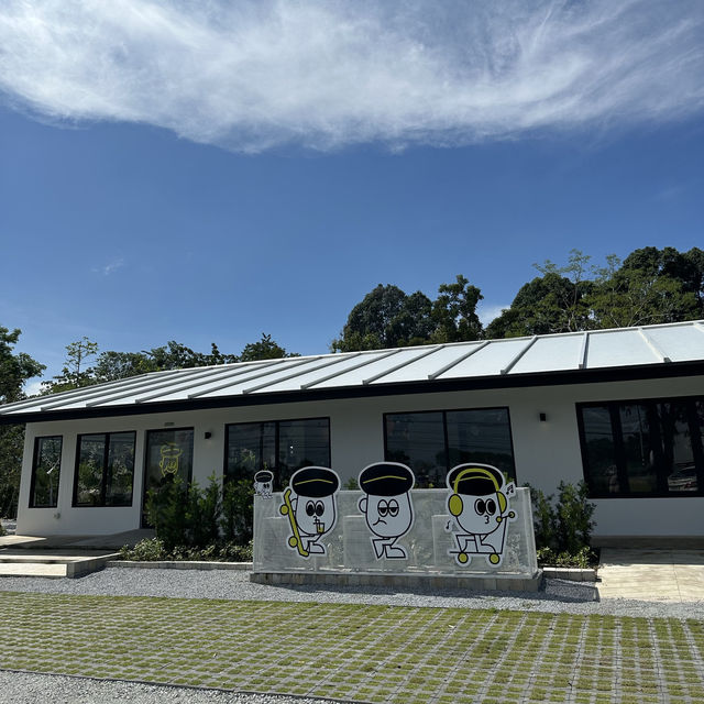 BUMP cafe @บ้านบึง ชลบุรี