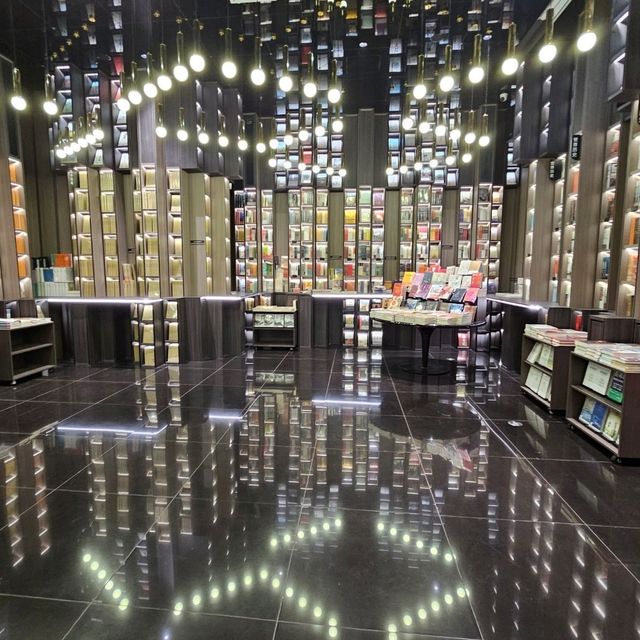 深圳必去打卡嘅書店@鍾書閣
