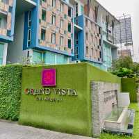 Grand Vista: Oasis of Excellence