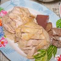 ข้าวมันไก่ให้เยอะคิวยาววววว!