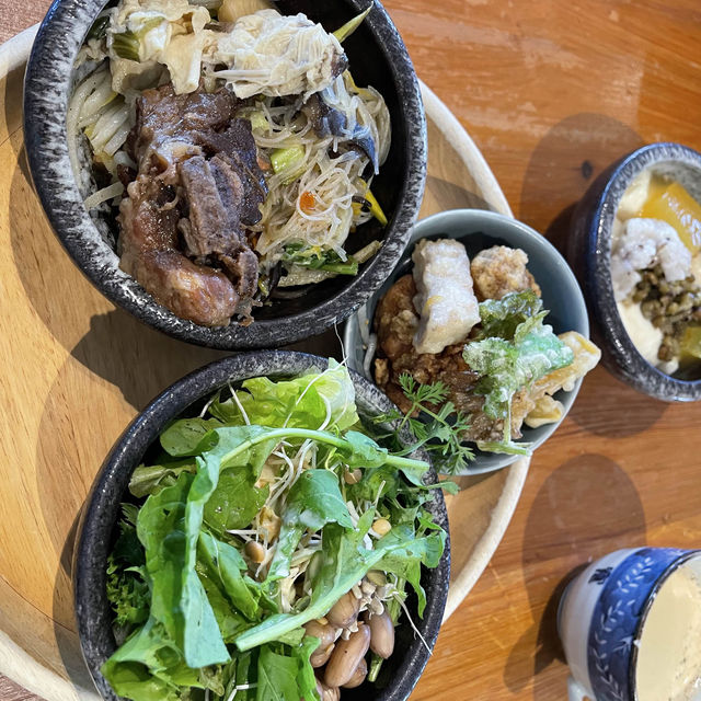 蕃薯藤自然食堂-南崁店 ｜食材天然、新鮮的健康食堂