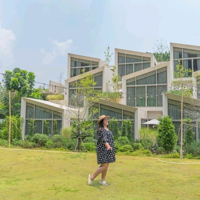 ที่พักเขาใหญ่สระว่ายน้ำลอยฟ้าใหญ่ที่สุดในไทย