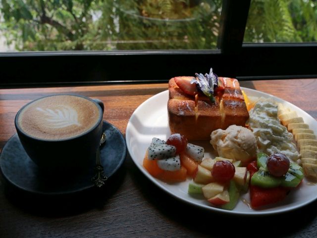 พามาชิมกาแฟตุรกี ที่ ZHIV COFF