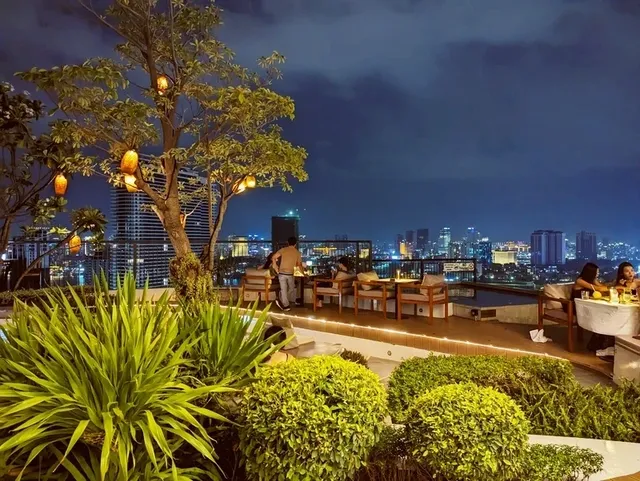 The best Rooftop Sky Bar in Phnom Penh