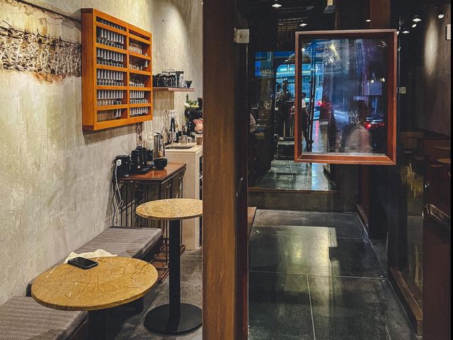 MŌMUS COFFEE PHUKET 