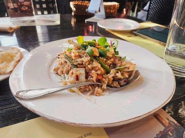 A special dinner at Mad for Garlic, Seoul