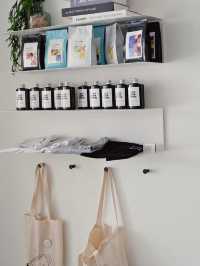 Flat White Cafe x Poshtel - Lampang