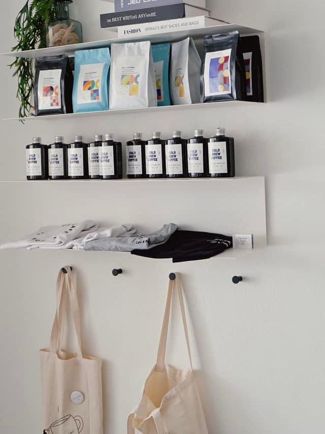 Flat White Cafe x Poshtel - Lampang