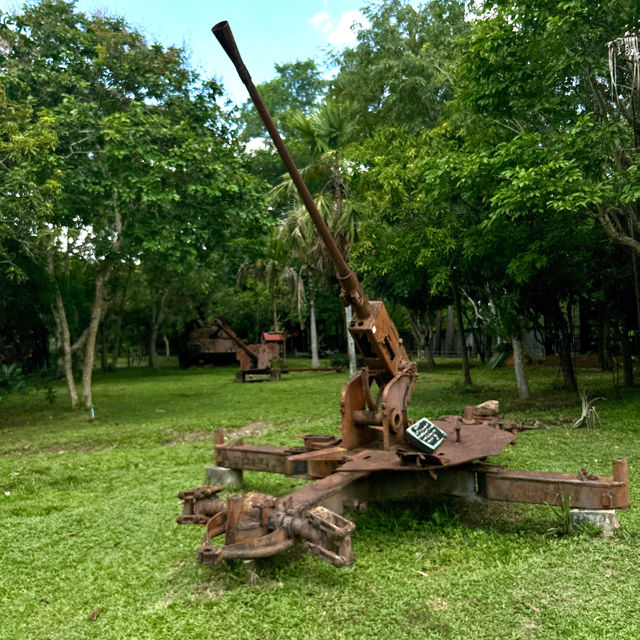 戦争博物館で世界平和を願う。