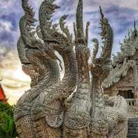 วัดศรีชุม สักการะพระเจ้าทันใจ 