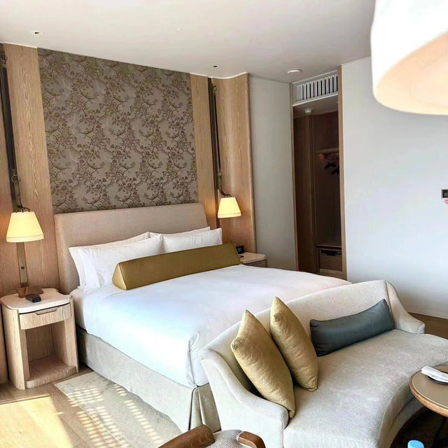 Opulent Retreat: Waldorf Astoria Bangkok