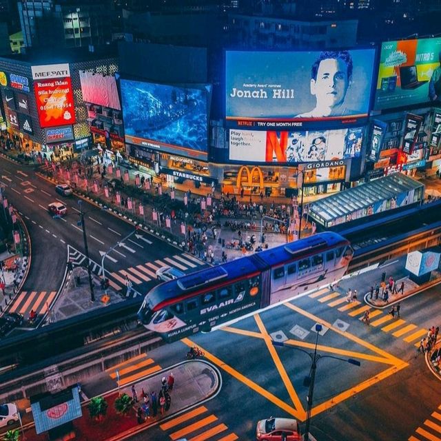 Discovering BUKIT BINTANG.Where culture, food and shopping come together.