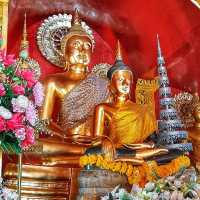 สักการะพระเจ้าสองสี ที่วัดมุงเมือง