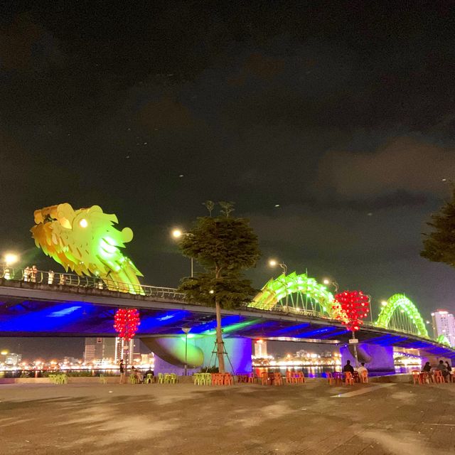 越南峴港 - 美麗的海岸都市及巴拿山佛手步道