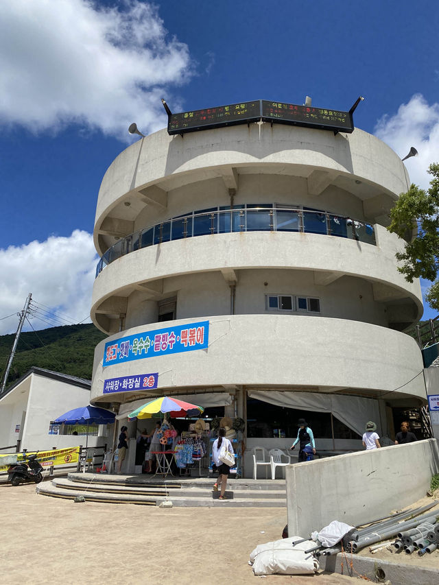 에메랄드빛 바다가 펼쳐지는 거제 여행지 📍구조라해수욕장