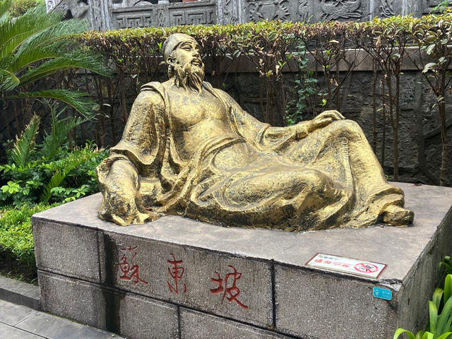 探索參觀茅台鎮：深度探訪中國美酒之鄉，感受茅台酒的獨特魅力