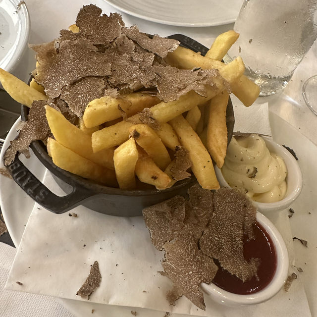 Recommend: extra truffles in every dish💯