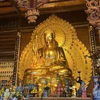 Bái Đính Pagoda: Home to Vietnam’s Largest Buddha Statue!