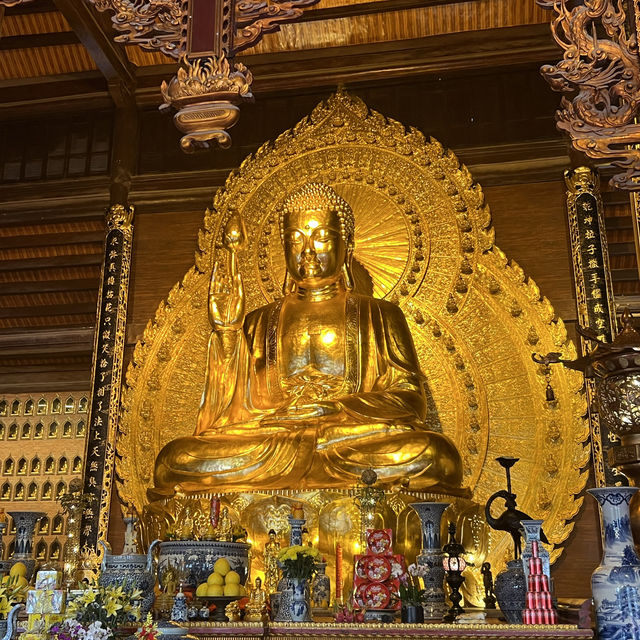 Bái Đính Pagoda: Home to Vietnam’s Largest Buddha Statue!