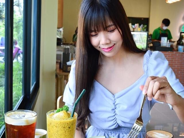 คาเฟ่ในสวนมีน้ำตกร่มรื่น คลอง15 นครนายก