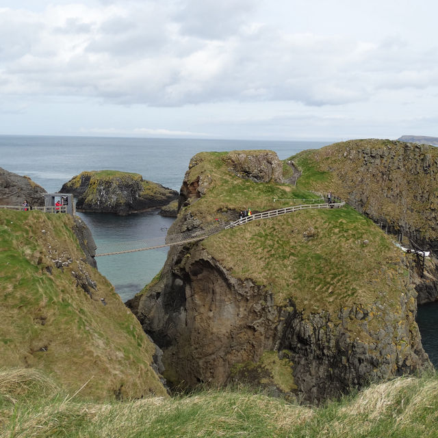 Hiking to the Carrick-a-Rede Rope Bridge