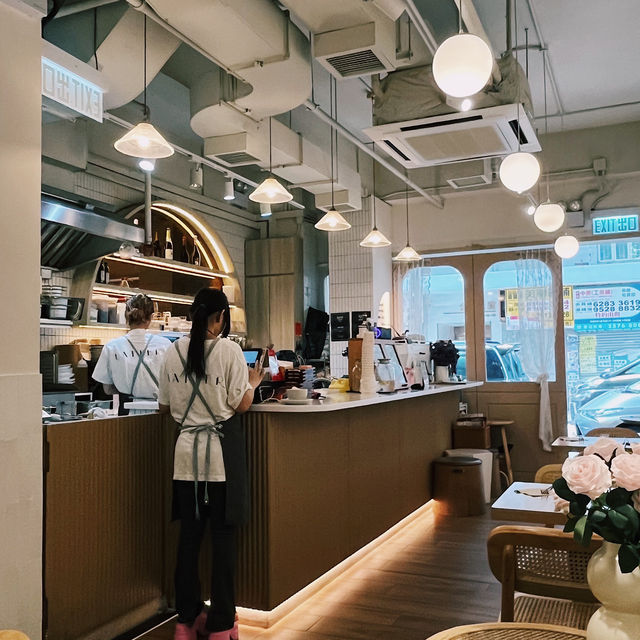 🌟 灣仔打卡一流Cafe • 必點可愛動物咖啡🌟