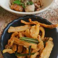 ก๋วยเตี๋ยวเรือบัตรคิว แห่งเมืองทองธานี