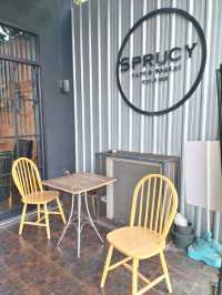 ☕ ร้านบรรยากาศดี Sprucy Cafe & Bakery