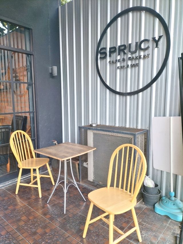 ☕ ร้านบรรยากาศดี Sprucy Cafe & Bakery