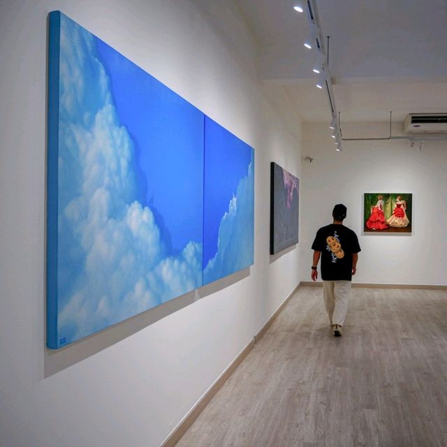ไปดู Surrealism Art ที่ Joyman Gallery กัน